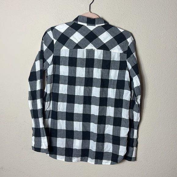 J. Crew Boy Button Down Shirt in Buffalo Checkered Plaid White Black size 4 - Picture 6 of 13